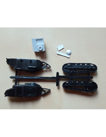 1/72 Renault TSF tank - Boxed kit